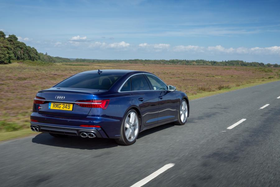  Audi S6 Sedan TDI (C8) 2019 года  (UK) (фото 2 из 40)
